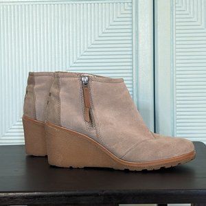 Toms Grey Wedge Zip Bootie Sz 7